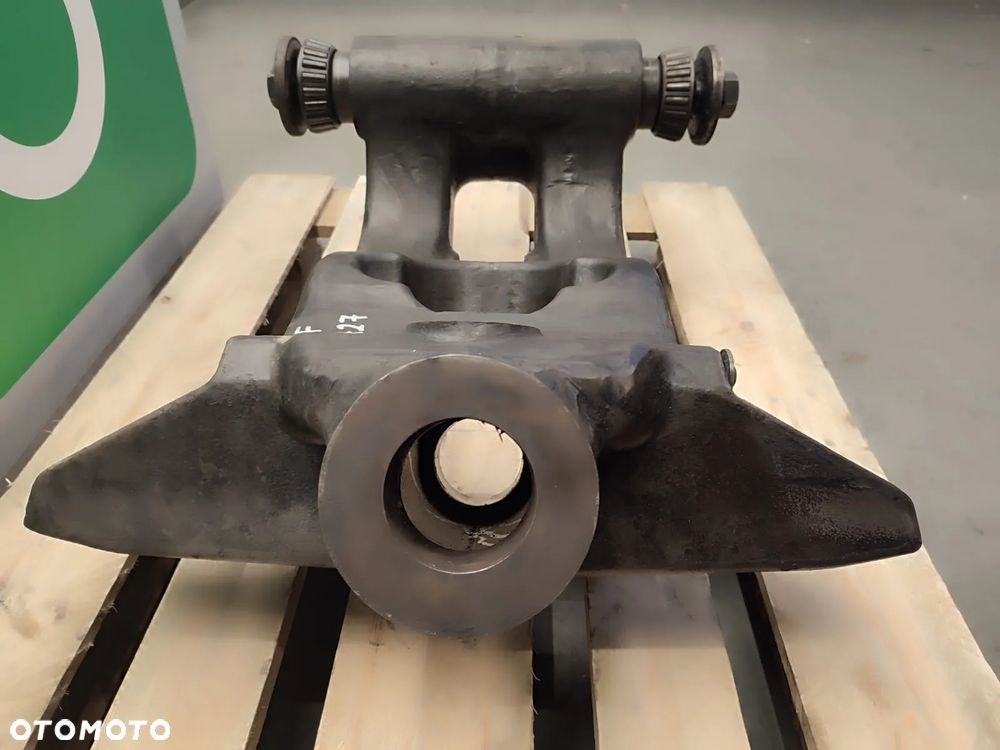 Wahacz osi napędowej 7700103261 MASSEY FERGUSON 8727 - 7