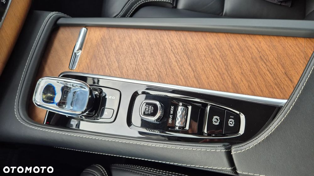 Volvo XC 90 T8 AWD Plug-In Hybrid Inscription 7os - 32