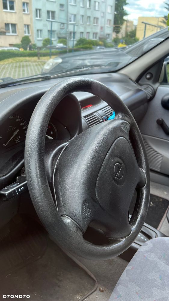 Opel Corsa - 8