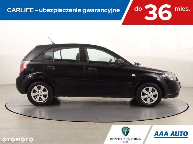 Kia Rio - 8