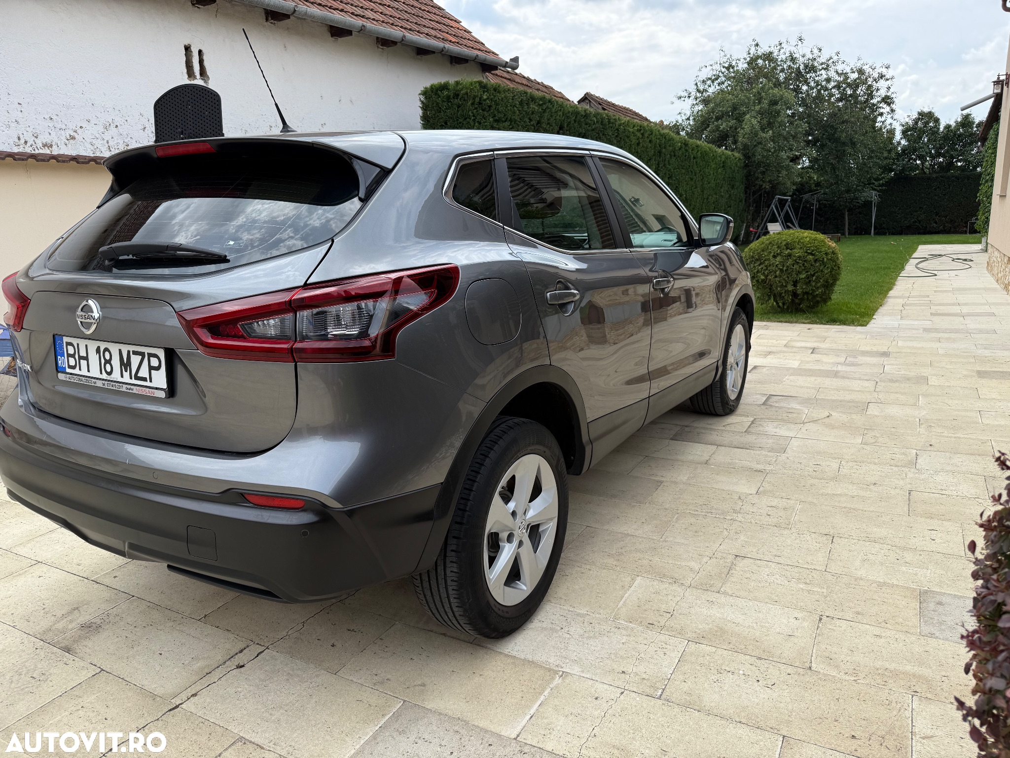 Nissan Qashqai 1.7D 150CP ALL MODE 4X4-I N-Connecta - 4