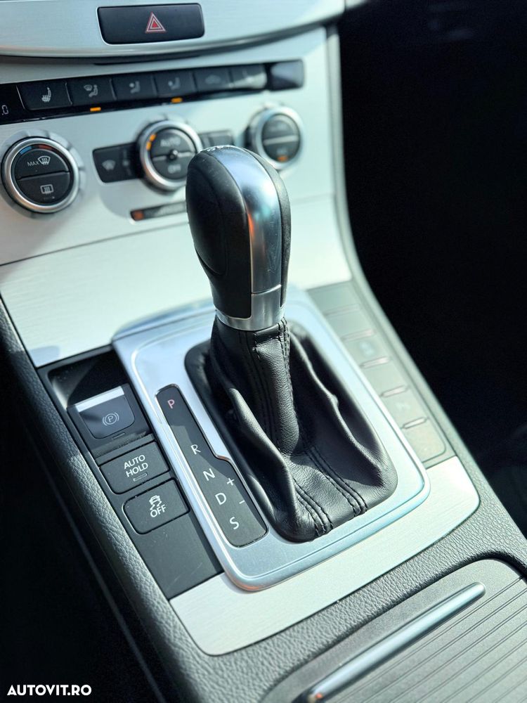 Volkswagen Passat 2.0 TDI DSG BlueMotion Technology R-Line - 21