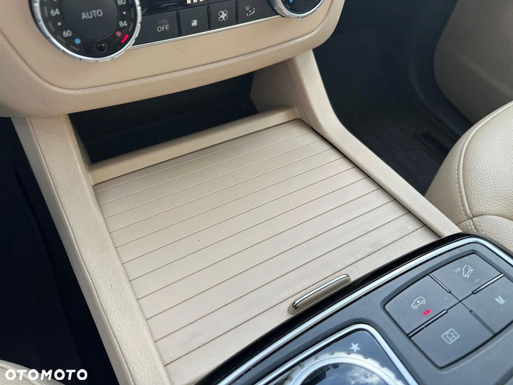 Mercedes-Benz GLS - 24