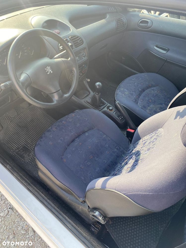 Peugeot 206 - 22