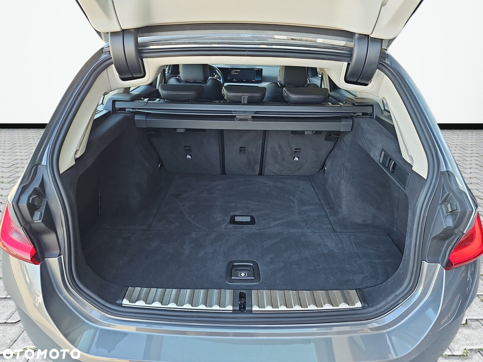 BMW Seria 3 318i - 32