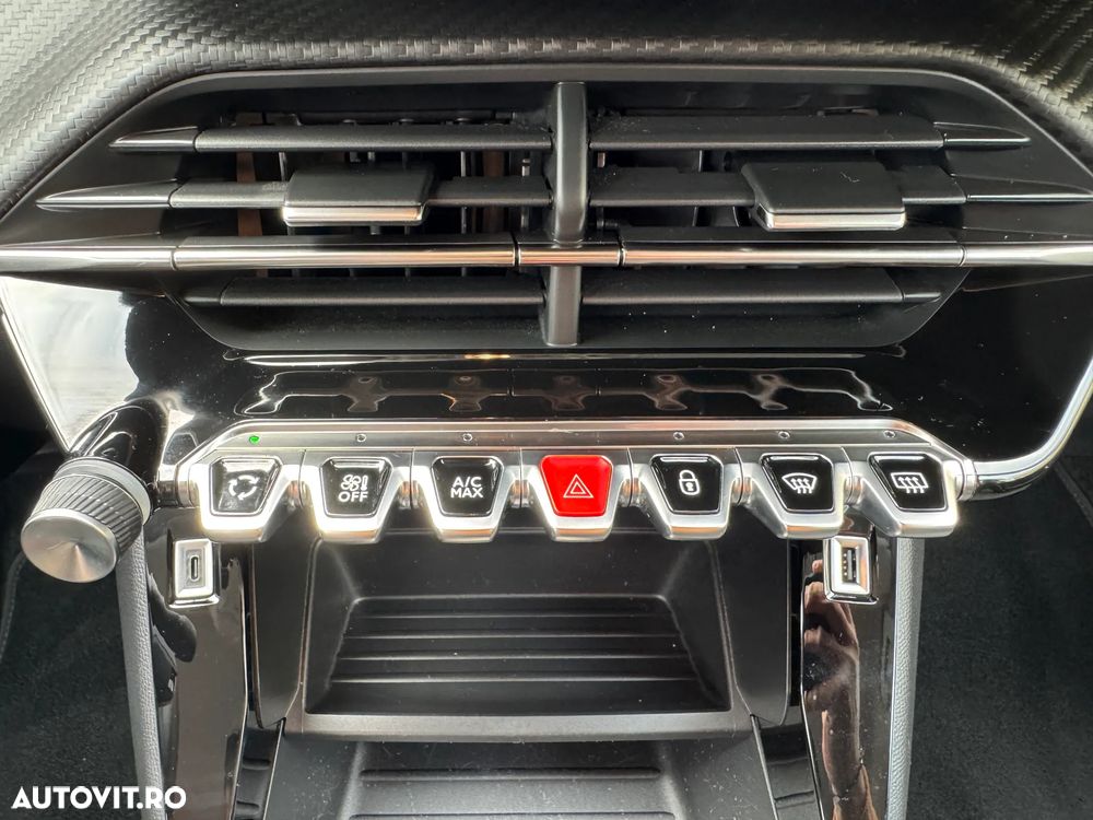 Peugeot 2008 PureTech 130 EAT8 Allure Pack - 24