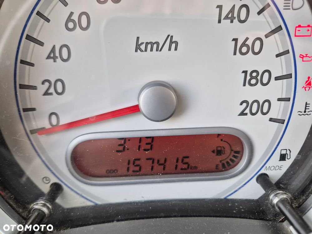 Suzuki Splash 1.0 Comfort - 19