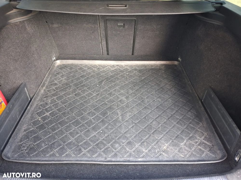 Volkswagen Passat - 16