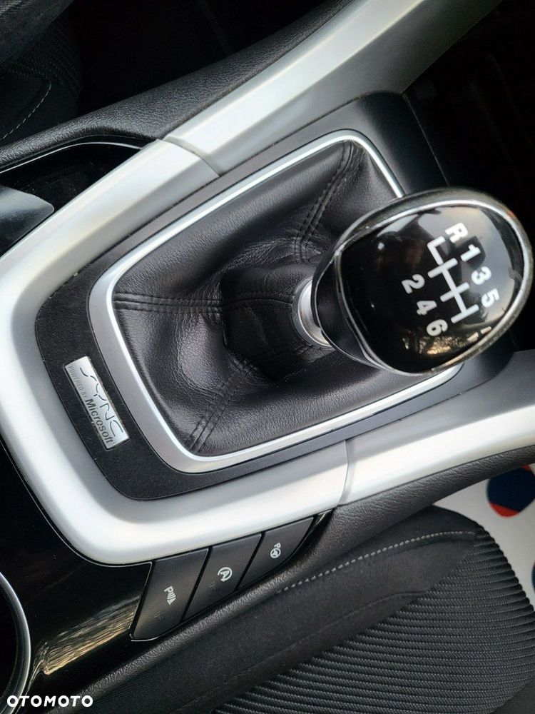 Ford Mondeo - 35
