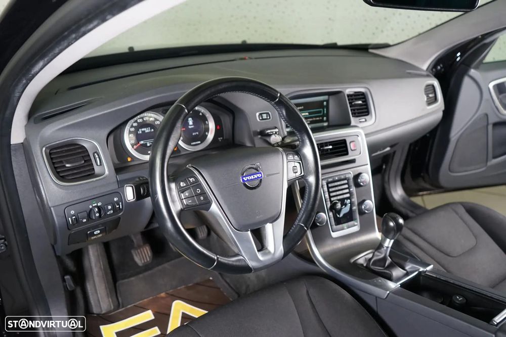 Volvo V60 1.6 D2 Momentum Eco - 16