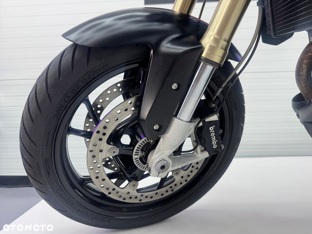 BMW R - 8