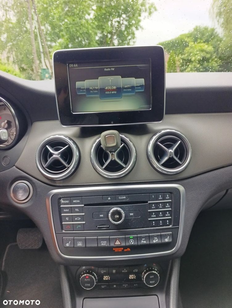 Mercedes-Benz GLA 220 d 4Matic 7G-DCT - 11