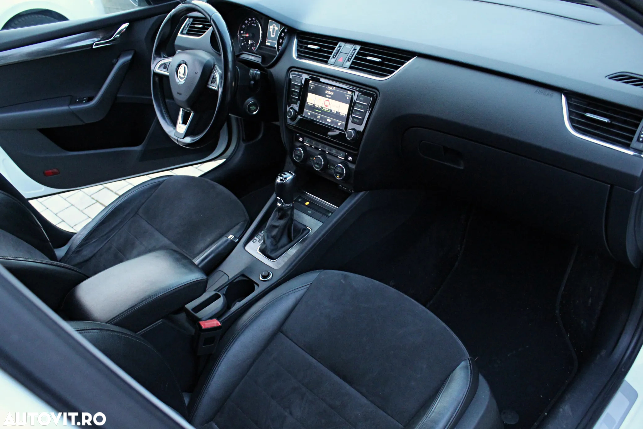 Skoda Octavia Combi 2.0 TDI 4x4 DSG Scout - 12