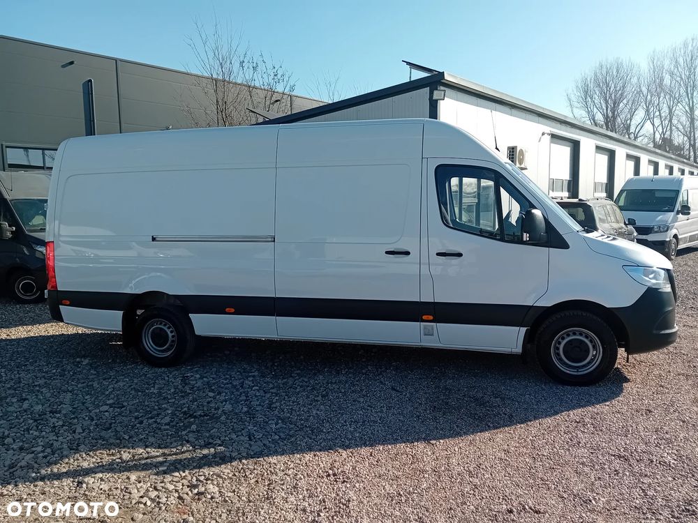 Mercedes-Benz Sprinter - 4