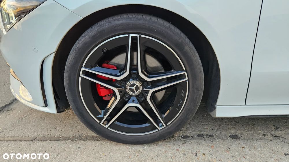 Mercedes-Benz CLA 250 4-Matic AMG Line 7G-DCT - 11