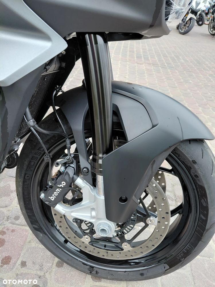 Moto Guzzi V100 Mandello - 12