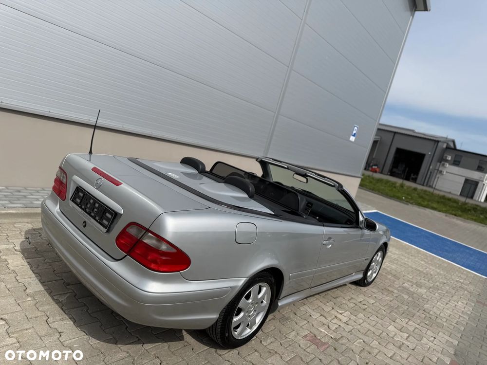 Mercedes-Benz CLK - 4