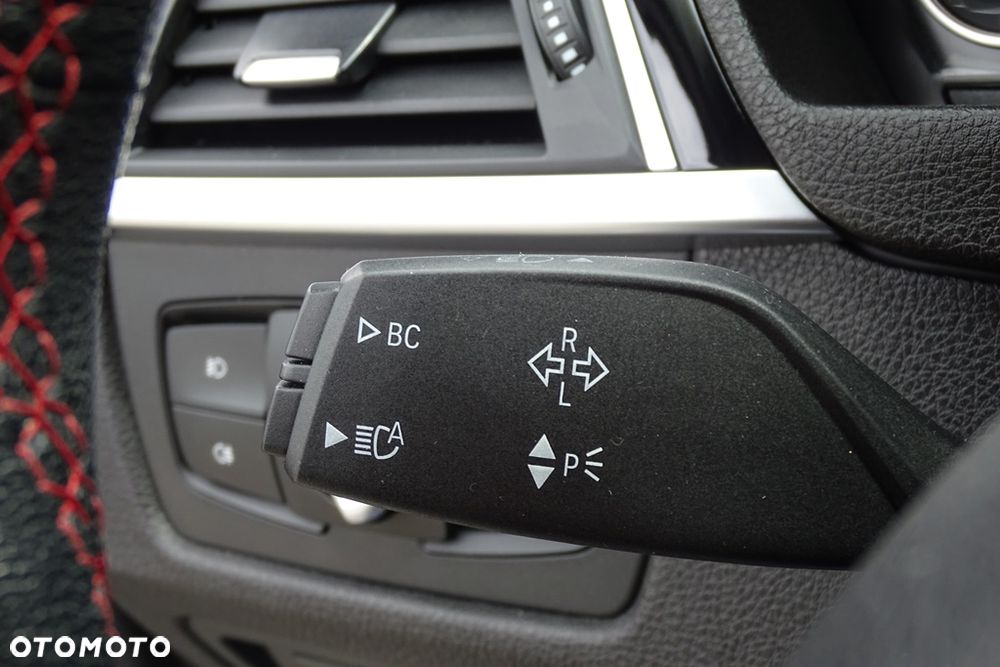 BMW Seria 3 320d xDrive Luxury Line sport - 28