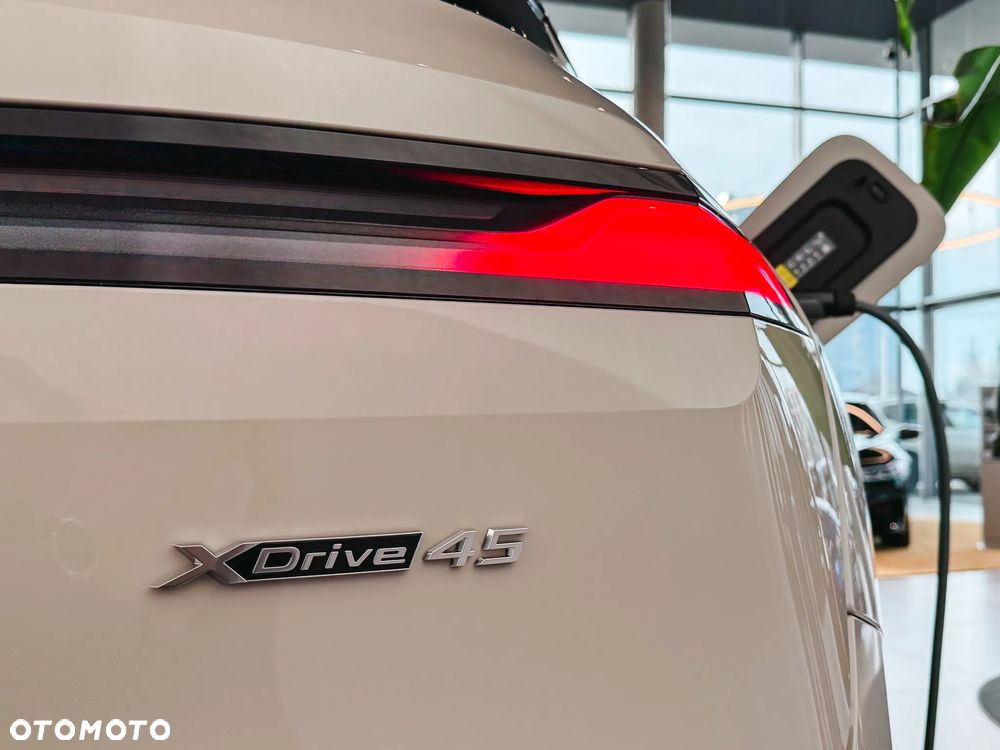 BMW iX xDrive45 - 12