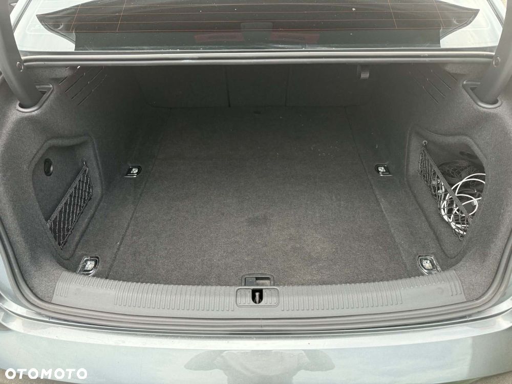 Audi A4 Limousine - 5
