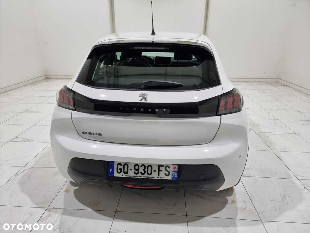 Peugeot 208 - 11