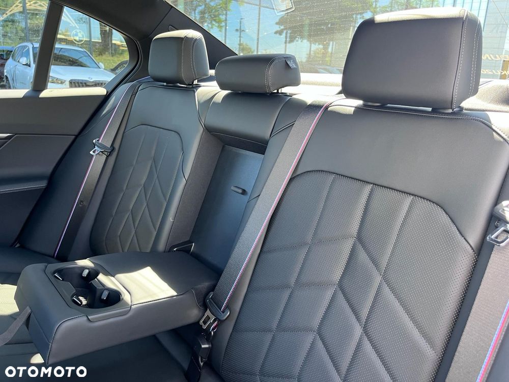 BMW Seria 5 520d xDrive mHEV - 30