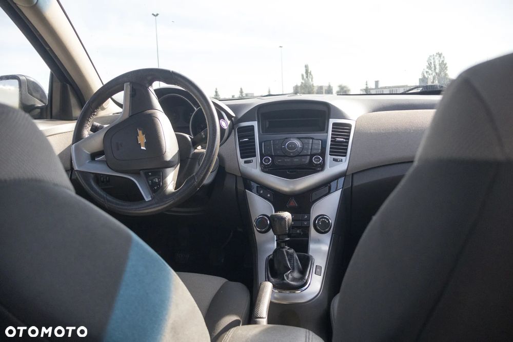 Chevrolet Cruze 1.8 LS - 7