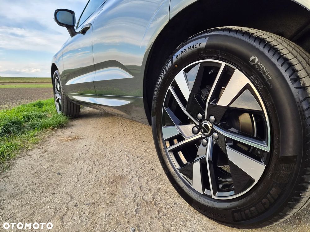 Volvo XC 60 B5 B AWD Plus Dark - 24