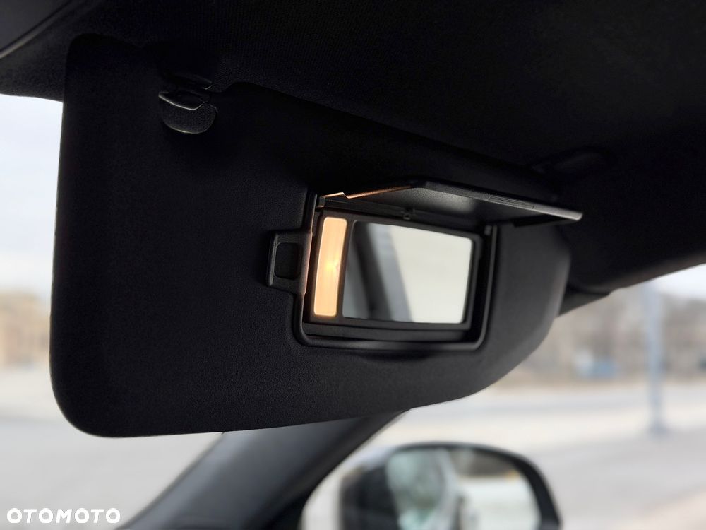 Volvo XC 40 T2 Plus Dark - 28