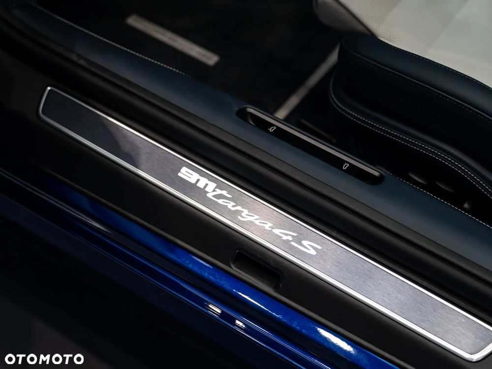 Porsche 911 Targa 4S - 30