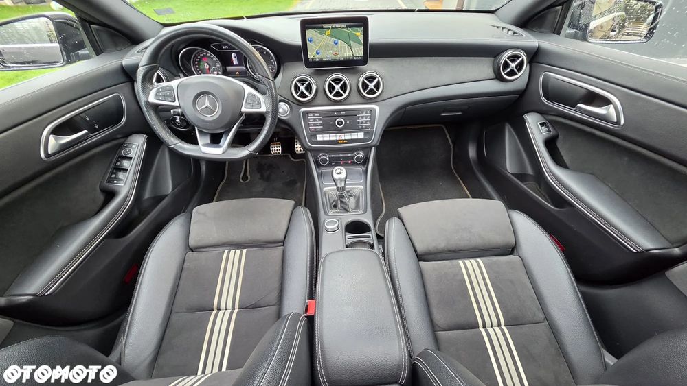 Mercedes-Benz CLA 180 AMG Line - 8