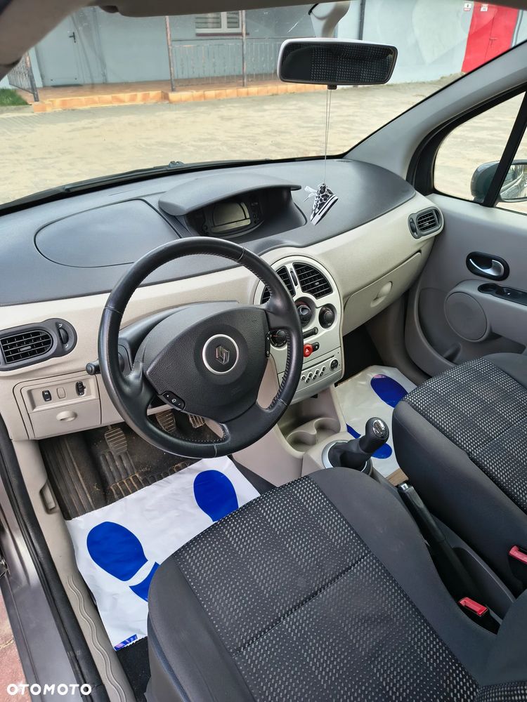 Renault Modus 1.6 16V Privilege - 10