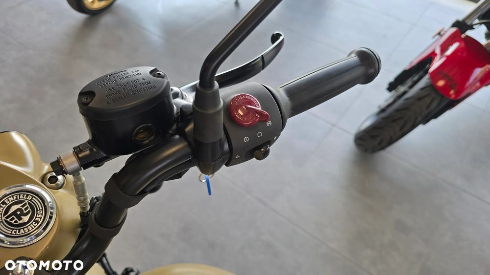 Royal Enfield Classic - 15