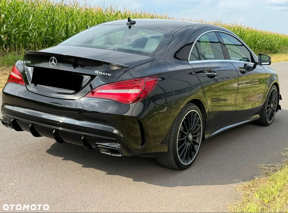 Mercedes-Benz CLA 250 4-Matic AMG Line - 13