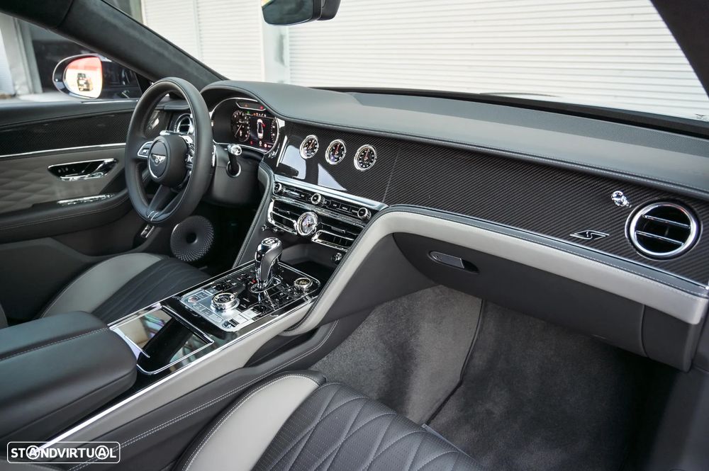 Bentley Flying Spur Hybrid S - 12