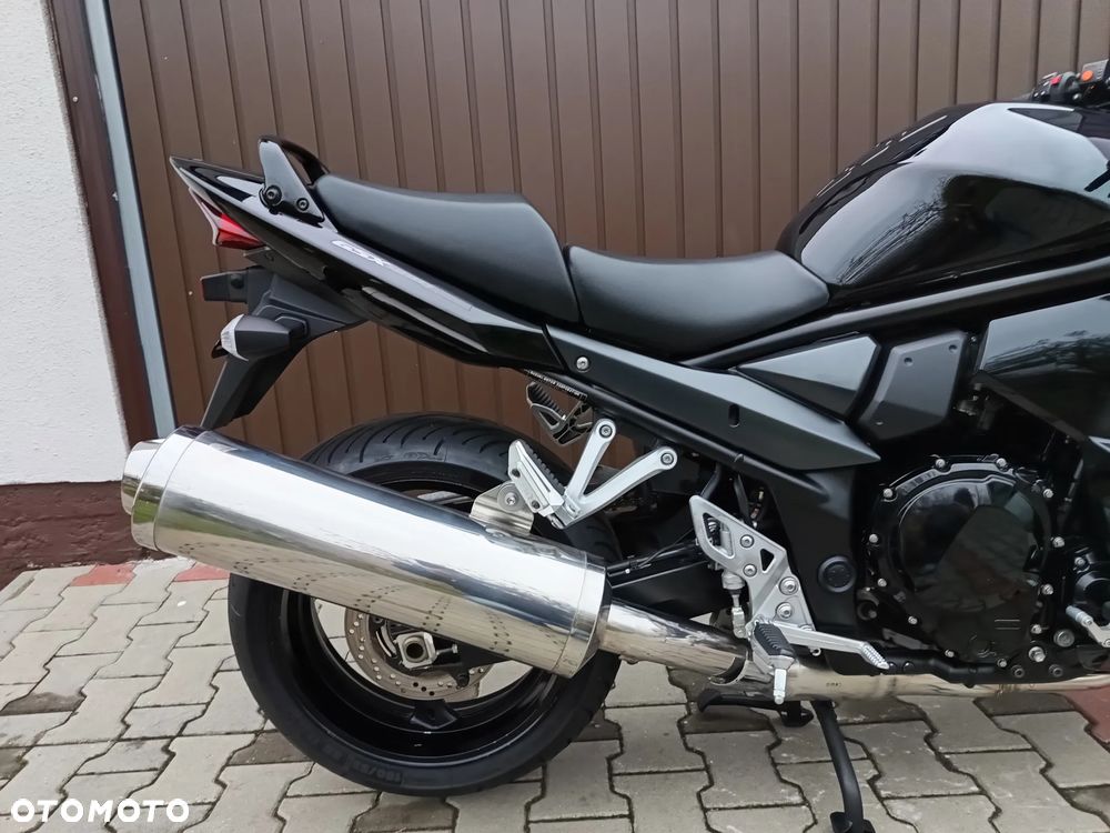Suzuki GSX - 10