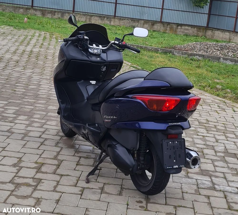 Honda Forza 350 - 4