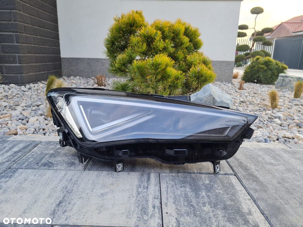 seat cupra leon iv formentor lampa prawa przód full led matrix black 5fb941036b - 2