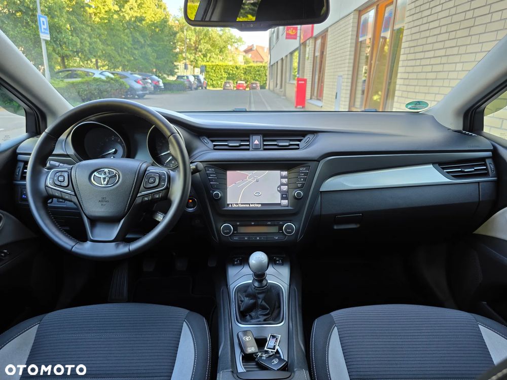 Toyota Avensis - 27