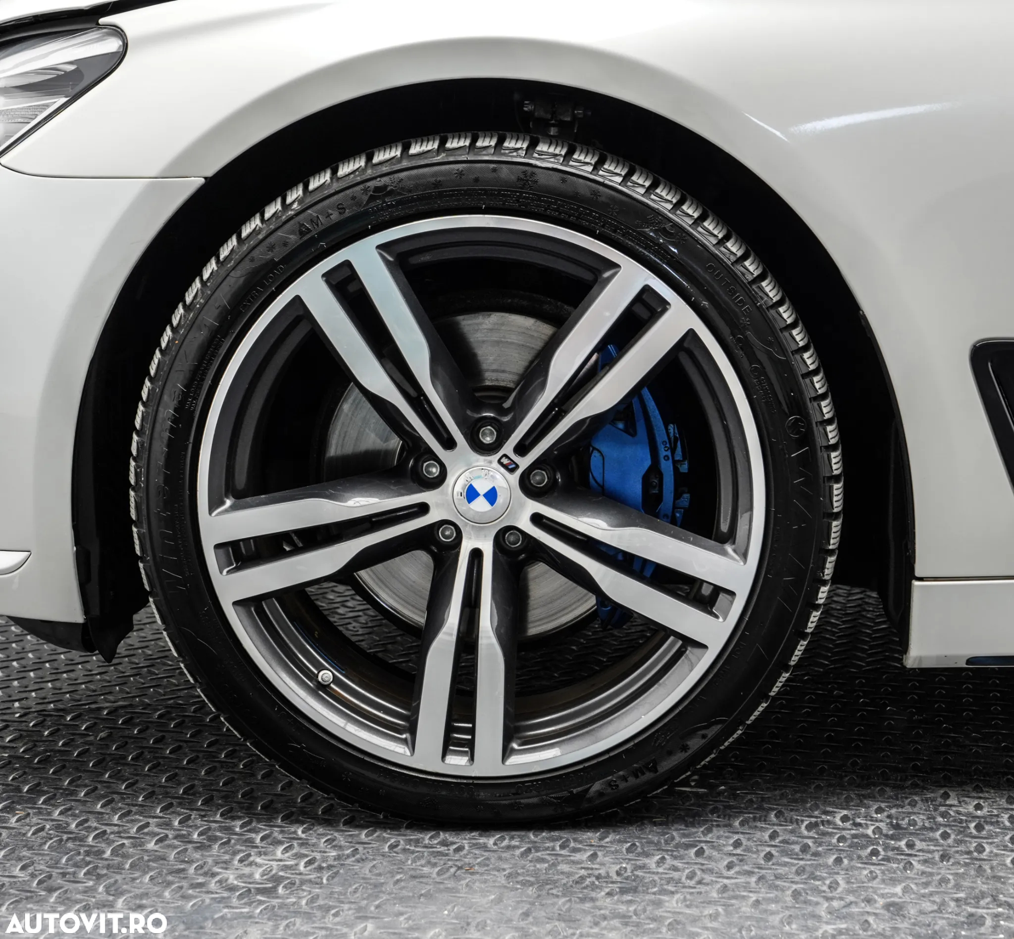 BMW Seria 7 730Ld xDrive - 34