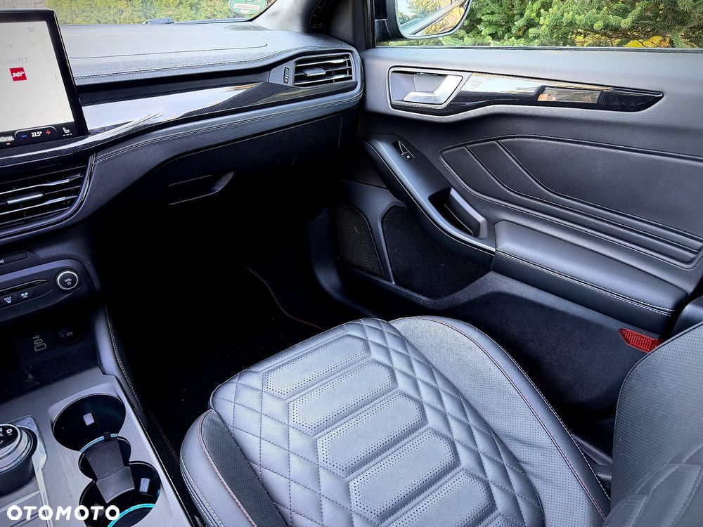 Ford Focus 1.5 EcoBlue Start-Stopp-System ST-LINE VIGNALE - 32
