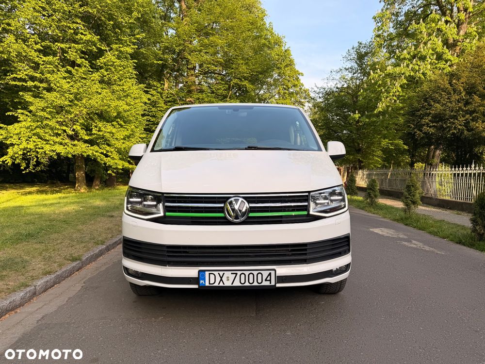 Volkswagen Caravelle - 9