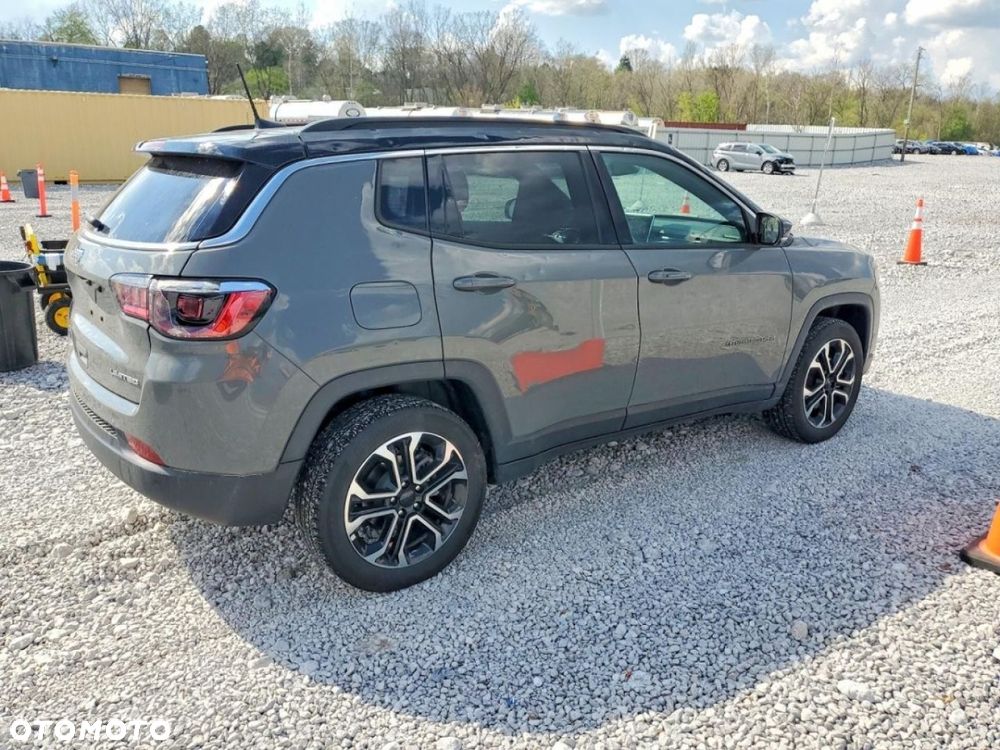 Jeep Compass - 4