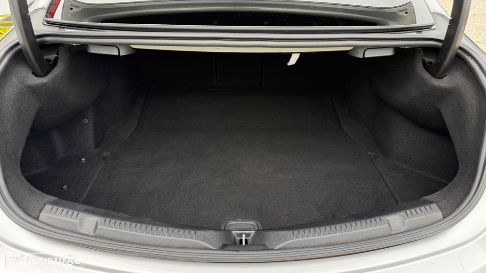 Mercedes-Benz E 220 d 9G-TRONIC AMG Line - 10