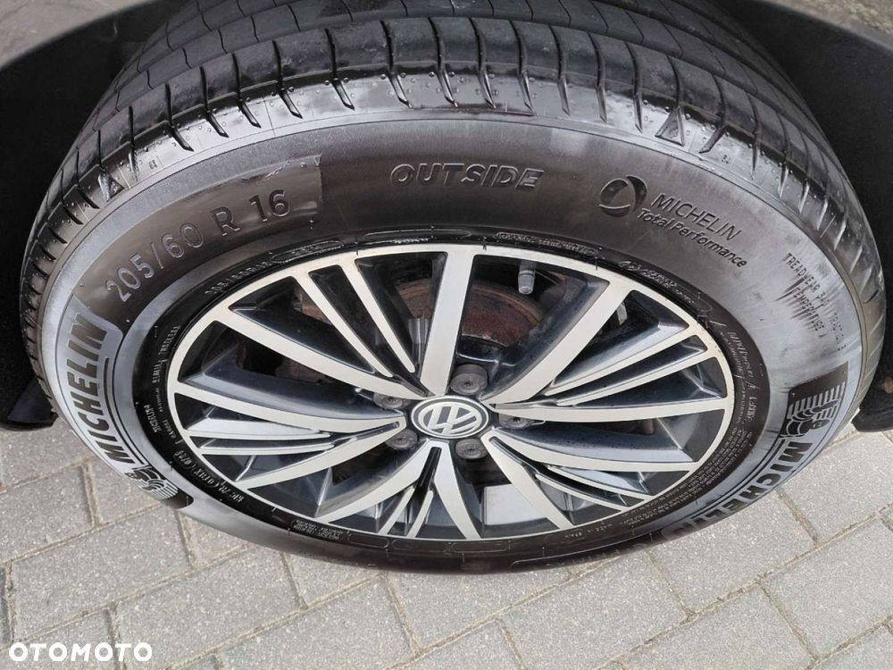 Volkswagen Golf - 9