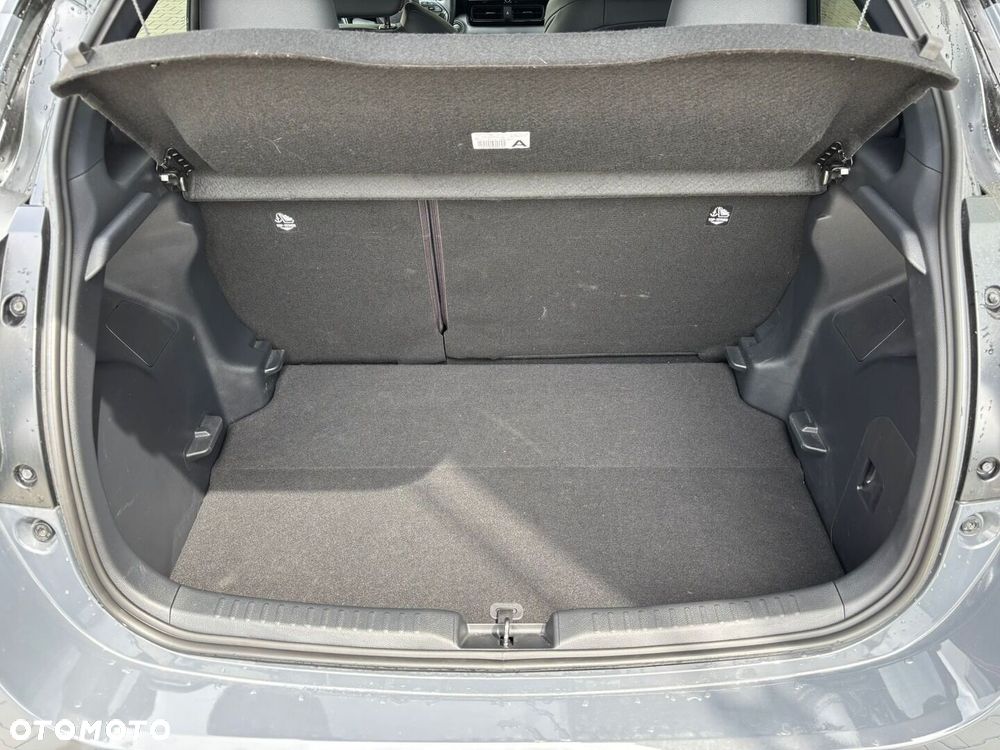 Toyota Yaris Hybrid 1.5 GR Sport - 32