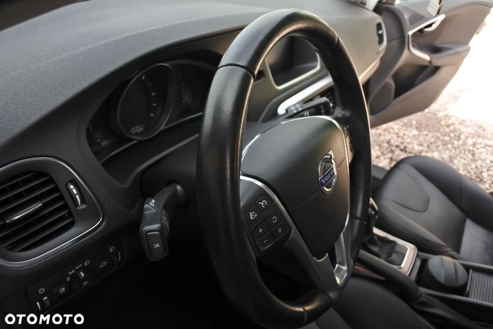 Volvo V40 Cross Country D3 Geartronic Summum - 19