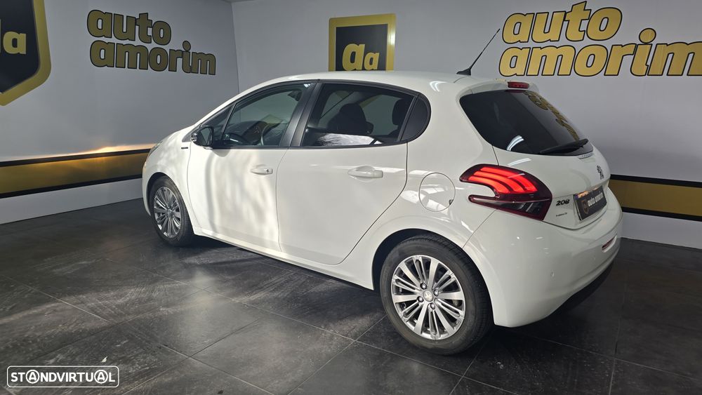 Peugeot 208 1.5 BlueHDi Signature - 11