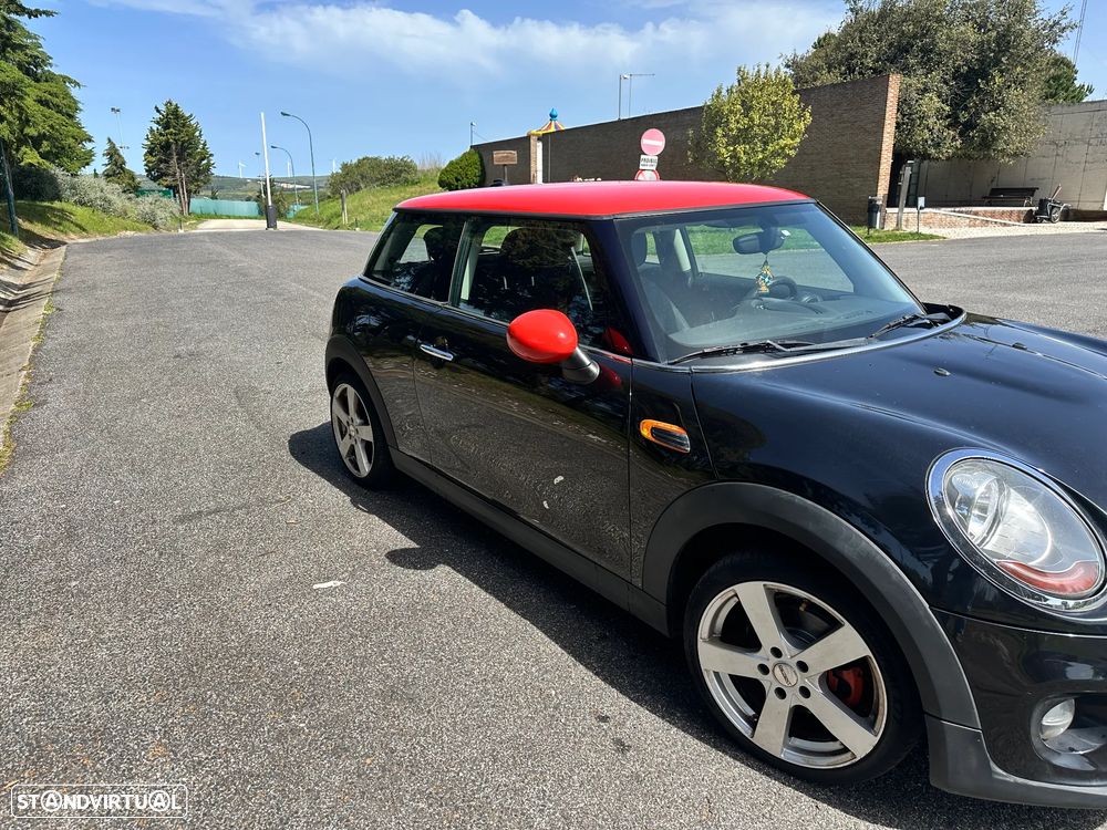 MINI 3 Portas One D - 12