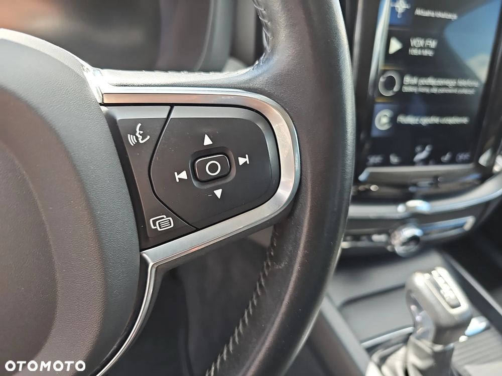 Volvo XC 60 T4 Momentum Pro - 18
